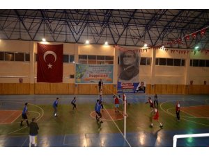 Refahiye’de kurumlar arası voleybol turnuvası yapıldı