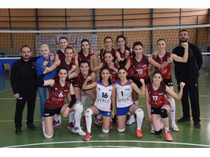 İdman Yurdu Spor, Zonguldak DSİ Voleybol Takımını 3-0 mağlup etti