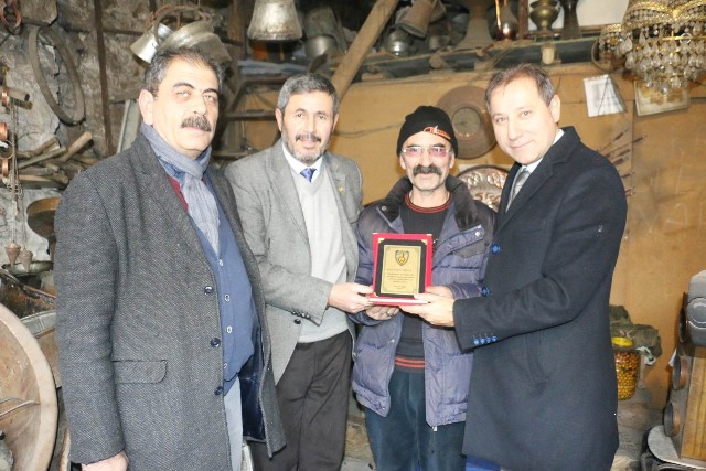 Bakırcılar Odası emektar esnaflarını unutmadı
