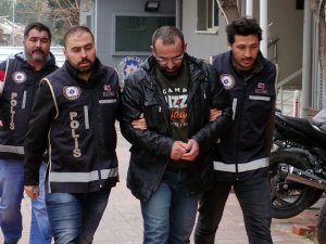Sahte kimlikle yakalanan FETÖ firarisi iş adamı adliyeye sevk edildi
