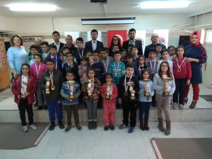 Okullar satranç turnuvasında yarıştı
