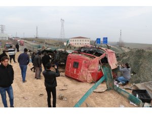 Kopan tırın kabininden sağ çıktılar