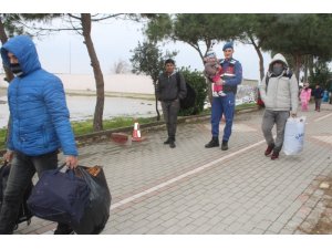 Ege denizinde fırtınaya yakalanan mültecileri sahil güvenlik ölümden kurtardı