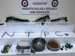 Polis uyuşturucu tacirlerine göz açtırmıyor