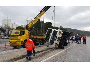 Milas’ta atık su vidanjörü devrildi