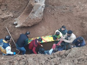 Göçük altında kalan müteahhit öldü