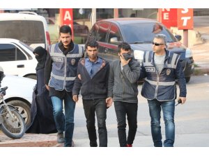 Tencere kalıpları çalan 5 kişi tutuklandı