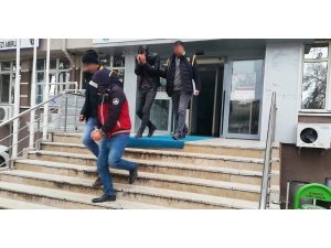 Zorla fuhuş yaptıran 2 şahıs yakalandı