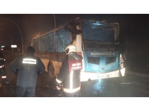 Ankara’da seyir halindeki özel halk otobüsü yandı