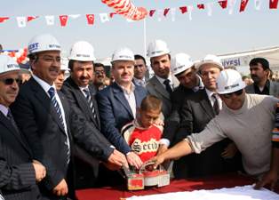 Pazar market'in temeli atıldı