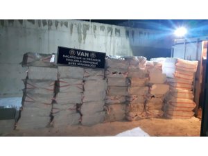 Kuru fasulye yüklü tırda 175 bin paket kaçak sigara ele geçirildi
