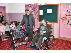 Anaokulu öğrencilerinden tekerlekli sandalye bağışı