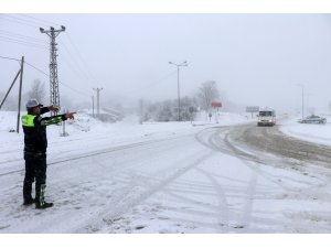 Bolu Dağı'nda yoğun kar yağışı