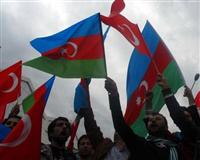 Polise bayrak cezası