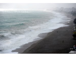 Dev dalgalara tehlikeli meydan okuma