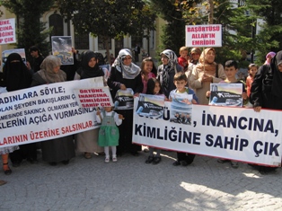 Başörtüsü açılımı şart