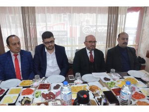 AK Parti Belediye Başkan Adayı Şahin, gazetecilerle bir araya geldi