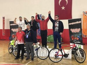 250 bilek güreşçisi kıyasıya yarıştı