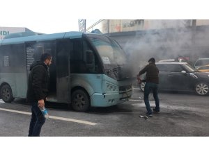 E-5’te yolcu minibüsü alev aldı faciadan dönüldü