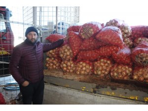 Küf hastalığı soğan fiyatlarını yükseltti