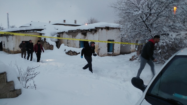 Konya'da Metruk Evde 2 El Bombası Bulundu