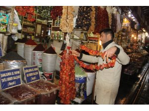 Sebzedeki fiyat artışı salça ve isota yansıdı