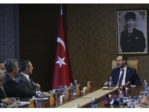 Bakan Kasapoğlu, Fenerbahçe Başkanı Ali Koç’u kabul etti