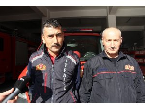 Dumandan etkilenen köpeği kurtarmak için seferber olan itfaiyeciler o anları anlattı
