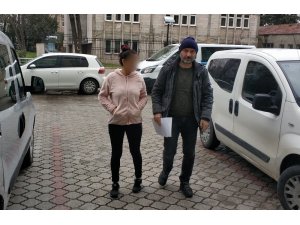 17 yaşındaki kızı erkeklere pazarlayan kadına gözaltı