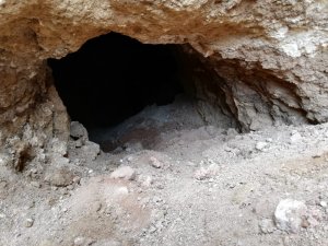 İş makinesi ve hilti ile girdiler, jandarma her yerde onları arıyor