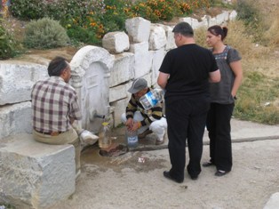 Bahçesaray köyü arsenikli su içiyor
