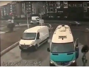 Yolcu dolu dolmuşun el frenini çekmeyi unuttu, faciadan dönüldü