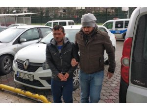 Evinde 1 kilo 850 gram esrarla yakalandı