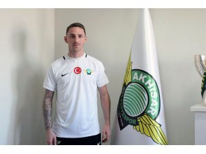 Akhisarspor'da 3 transfer için imza töreni yapıldı