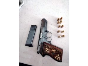 Aranan kadınlar yakalandı