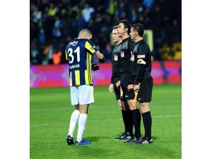 Tribünlerden Slimani’ye tepki