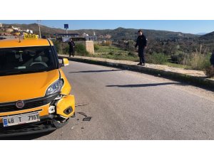 30 metrelik uçurumdan uçtu, burnu bile kanamadı