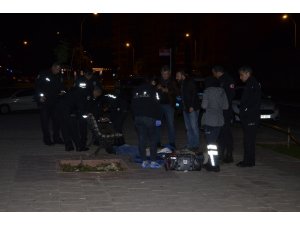 Adana’da 1 kişi kaldırımda ölü bulundu