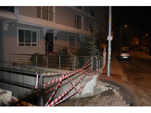 Başkent’te istinat duvarı çöktü: İki bina boşaltıldı