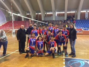 Söke Sazlı Ortaokulu’ndan voleybolda il birincisi oldu