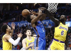 Los Angeles Lakers, Oklahoma City deplasmanında uzatmada güldü