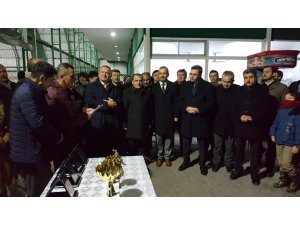 Geleneksel halı saha futbol turnuvasında okullar kupalarını aldı