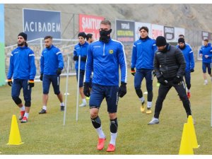E. Yeni Malatyaspor ikinci yarıya Göztepe maçıyla başlayacak