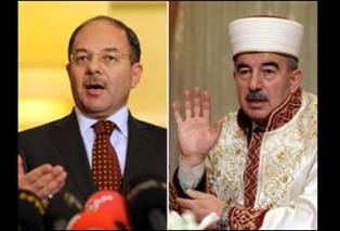 Bakanlık "öpüşmeyin", Diyanet "öpüşün"