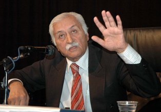 Bakiler: Türkçemiz buhranla karşı karşıya