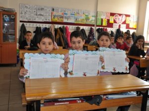 Üçüzlerin karne heyacanı