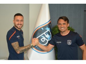 M.Başakşehir, Mossoro ve Napoleoni’nin sözleşmelerini uzattı