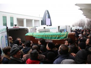 Yangında ölen iki Suriyeli Karşıyaka’da defnedildi