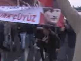 Liselilerin E5'te PKK mitingi VİDEO