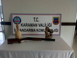 Jandarma, otomobilde tarihi eser ile tüfek ele geçirdi